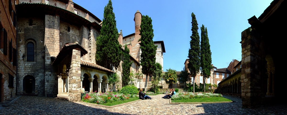 albi-cloitre-6 V.jpg - cloître de Saint-Salvi, à Albi - 6img (2.80m x 1.10m)
